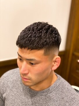 ヒロギンザバーバーショップ 神楽坂店(HIRO GINZA BARBER SHOP) 濡れパンスキンフェード