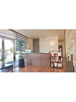 初めての方も緊張せずに『Bless』へ♪気さくなスタッフ達が笑顔でお出迎え！お気軽にご来店下さい☆