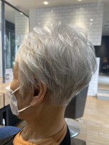 ゼル 熊谷(ZELE)&nbsp;白髪も素敵なミセスショート