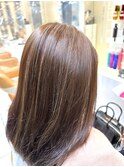 大人かわいいハイライト　艶髪ナチュラルストレート