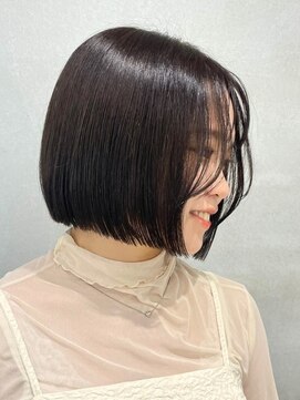 ニトバイアンキシム(nit by ahnkism) ボブミルクティーベージュブリーチダブルカラー堀江