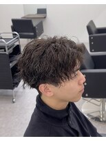 ブライト(BRIGHT)&nbsp;センターパートツイストスパイラルパーマ静岡メンズ