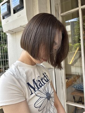 ムジーク(Musiiik) オリーブグレージュとボブ