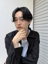 トルネード(TORNADO)&nbsp;メンズショートフェザーパーマセンターパート暗髪K20251122