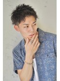 刈り上げツーブロックアップバングショートパーマメンズヘア
