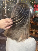 バイブアンドアネックス(VIBE & ANNEX)&nbsp;《momoka》中明度バレイヤージュブリーチ1回ベージュ20代30代