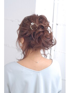 パリスパート2 ルーズなローポニー アレンジ