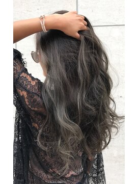 ロエナ(ROENA) クラシカルデジタルパーマバレイヤージュロブ