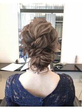 ソフィーズデザイン(Sofi's design) 大人可愛いお呼ばれシニヨンアップスタイル