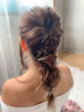 ヘアサロン シロップ(Hair Salon Syrup) [Syrup・山谷慎太郎] 「クルリンパを使った編みおろし」