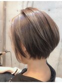 少し重めのショートボブ