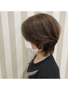 アーサス ヘアー サローネ 五井店(Ursus hair salone by HEADLIGHT) スリムくびれショート×白髪染めを使わない白髪染め＋ハイライト