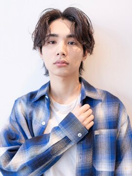 イオ 本厚木(io) 波巻きスパイラルパーマセンターパートウルフハイライト