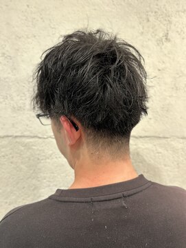 ヒロ銀座 バーバーショップ 札幌本店(HIRO GINZA BARBER SHOP) ツーブロック×ゆるめツイストスパイラル