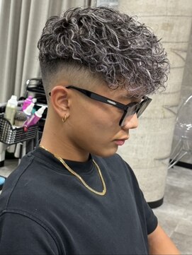 イーラ(era) メッシュフェード眉毛スパイラルパーマスペインカール