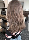 グレージュ切りっぱなしボブ前髪ありミニボブミルクティベージュ