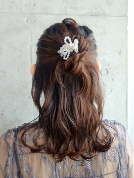 ディーエックス ウエスト(Dxxxx WEST) カチモリ風ハーフアップ