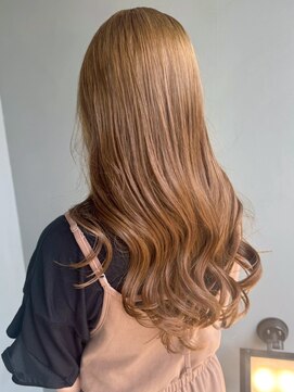 ナカオコアフュール(NAKAO COIFFURE) ミルクティーベージュ ハイトーンカラー 巻き髪アレンジ