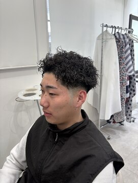 キューカンバー(CUCUMBER) ピンパーマ　スキンフェード