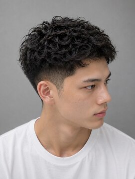 ノイセルヘアー(Noisyle Men's hair) リバースセンターパート/ニュアンスパーマ/ダウンバング/MEN'S