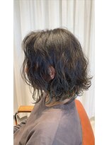 クルニエ(crenier)&nbsp;crenierで作るオリーブグレージュのウェーブボブ●