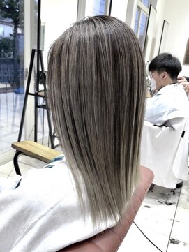 クアトログランシュ ひたちなか店(QUATRO×GranCieux) エアタッチバレイヤージュ×ホワイトベージュ