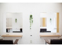 Q/　カラーを考えています。出来るだけ傷みを抑えたいです。いい方法はありますか？