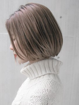 ルティア(Lutia) グレージュカラー　まとまるボブ