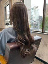 ハサミバイアトリエナガノ 千葉(8sami by atelier nagano)&nbsp;ショートボブ/センターパート/ツヤ髪/グラデーション/イヤリング