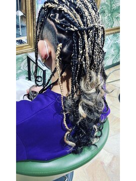 マドゥーズ ヘアショップ(Madoo's hair shop) カーリーブレイズ