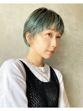 ホロ(hollo) ミントブルーターコイズアッシュ丸みショートボブ