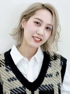 ニューヨークニューヨーク 姫路広畑店(NYNY) 前髪なしハイトーンボブで外国人風♪