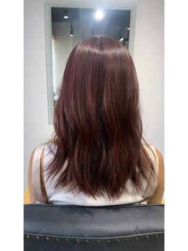 アリーズ シブヤ(ALLYS shibuya) レッドピンクカラー×セミロングスタイル