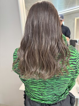 エウペ 渋谷(WEUPE) 斜めバング/グレージュカラー/デザインカラー/シルキーベージュ