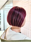 重く見えないボルドー×ショートボブ