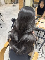 ビューオオサカ(VIEW OSAKA)&nbsp;ロングヘアでワンホン美人に