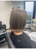 透明感ベージュ