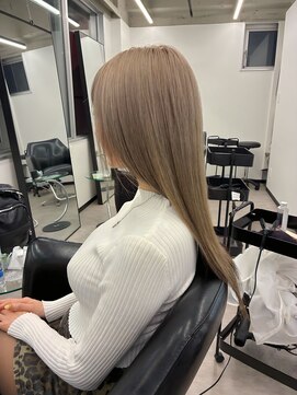 バズ サッポロ バイ フィーネ(BuzZ sapporo by Fi-Ne) ハイトーン透明感