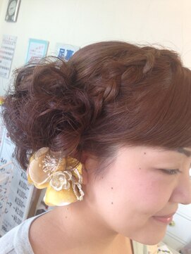 ダイヤモンドチェリーヘアアンドメイク アップスタイル