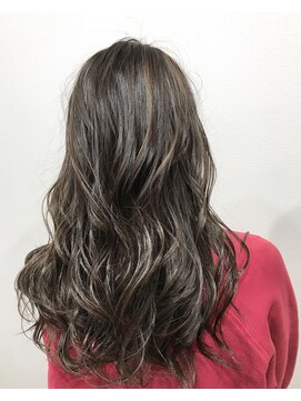 ラブロ サロン(Salon) ハイライトとグレージュのテッパンカラー