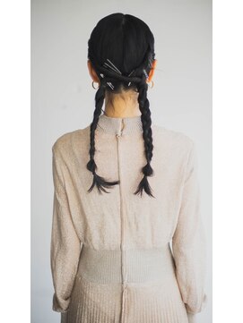 ビビト(bibito) bibito ヘアセット　結婚式　お呼ばれヘア　ツイスト　編み込み