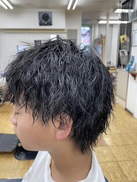 カットクラブ 髪切虫(CUT CLUB 髪切虫) ツイストスパイラルパーマ
