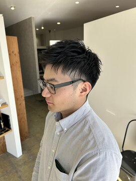 ニド(2do) 短髪のツーブロックスタイル