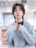 メンズ波巻きセンターパート韓国風黒髪ツーブロックマッシュ