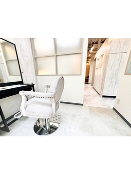 個室×完全マンツーマン◎髪質改善のプロがトリートメントを選定。上質空間を堪能下さい[髪質改善/銀座]