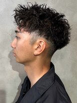 ディスイズバーバーサード(THIS IS BARBER 3rd)&nbsp;ツイストスパイラルパーマ 刈り上げショート 束感スタイリング