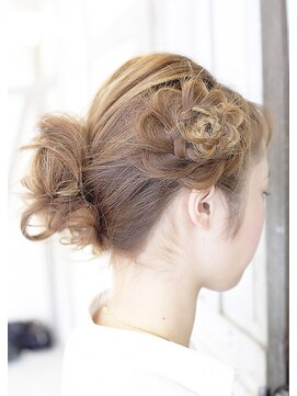 ラックスビー ガーデン 西宮北口駅前店(LUXBE GARDEN) ゆるさのあるお花セット【LUXBE 西宮北口駅前店】