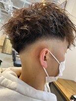 スキンフェード／ツイストパーマ