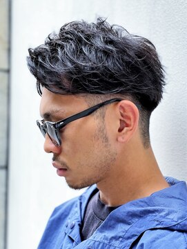 ガズル ハラジュク(GUZZLE HARAJUKU) 無造作ソフトツイストパーマ フェードカット アップバンク