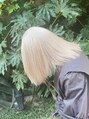 ジゼル(GiseL) White:)ダブルカラー/インナーカラー/イヤリングカラー/ミニボブ
